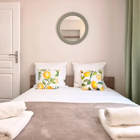 Apartment Mistral 3 Elegant Duplex 2 Avec Terrasse Et Climatisation, A Proximite Immediate Du Port