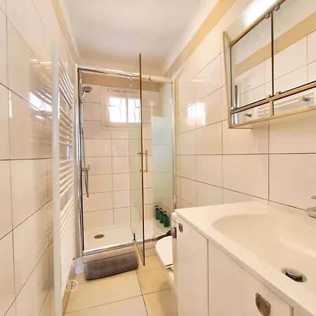 Mistral 3 Elegant Duplex 2 Avec Terrasse Et Climatisation, A Proximite Immediate Du Port Apartmán *